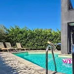 Pet Friendly In Holiday home