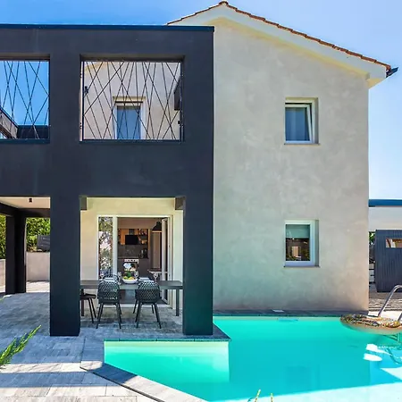 Amazing In With Sauna Holiday home Sveti Ivan Dobrinjski