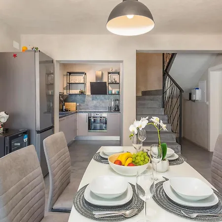 Pet Friendly In Tatil Evi Sveti Ivan Dobrinjski