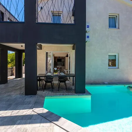 別荘 Amazing In Sveti Ivan Dobrinjski